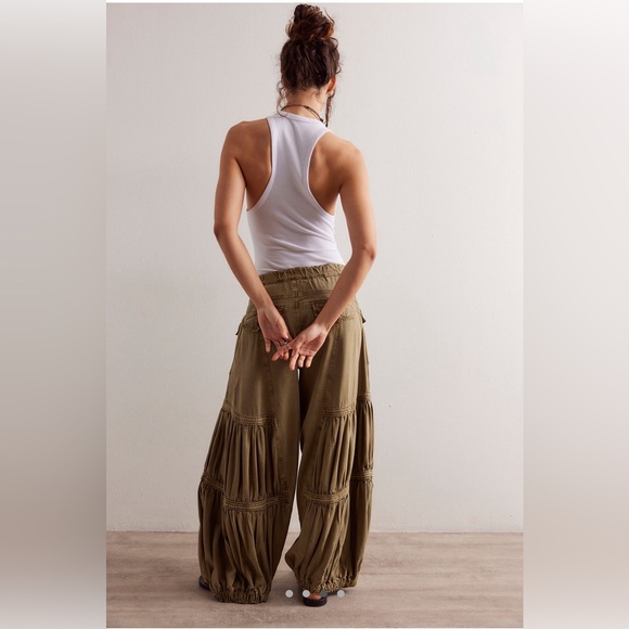 NWOT Free People Parachute Pants in Washed Army Green | Size S - Picture 4 of 13